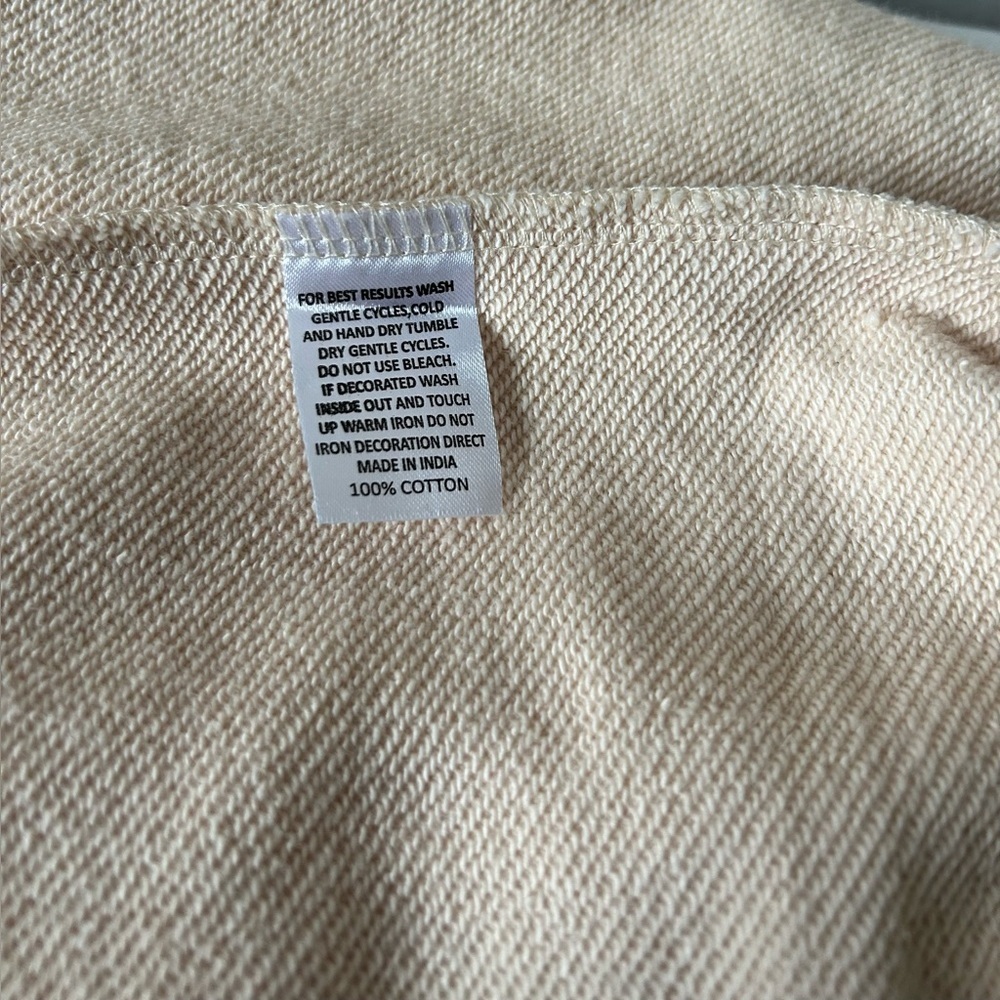 NWOT ALABAMA STATE CREW NECK, CHENILLE GRAPHIC, SWEATSHIRT.
ABSOLUTELY NEW. - Picture 6 of 9